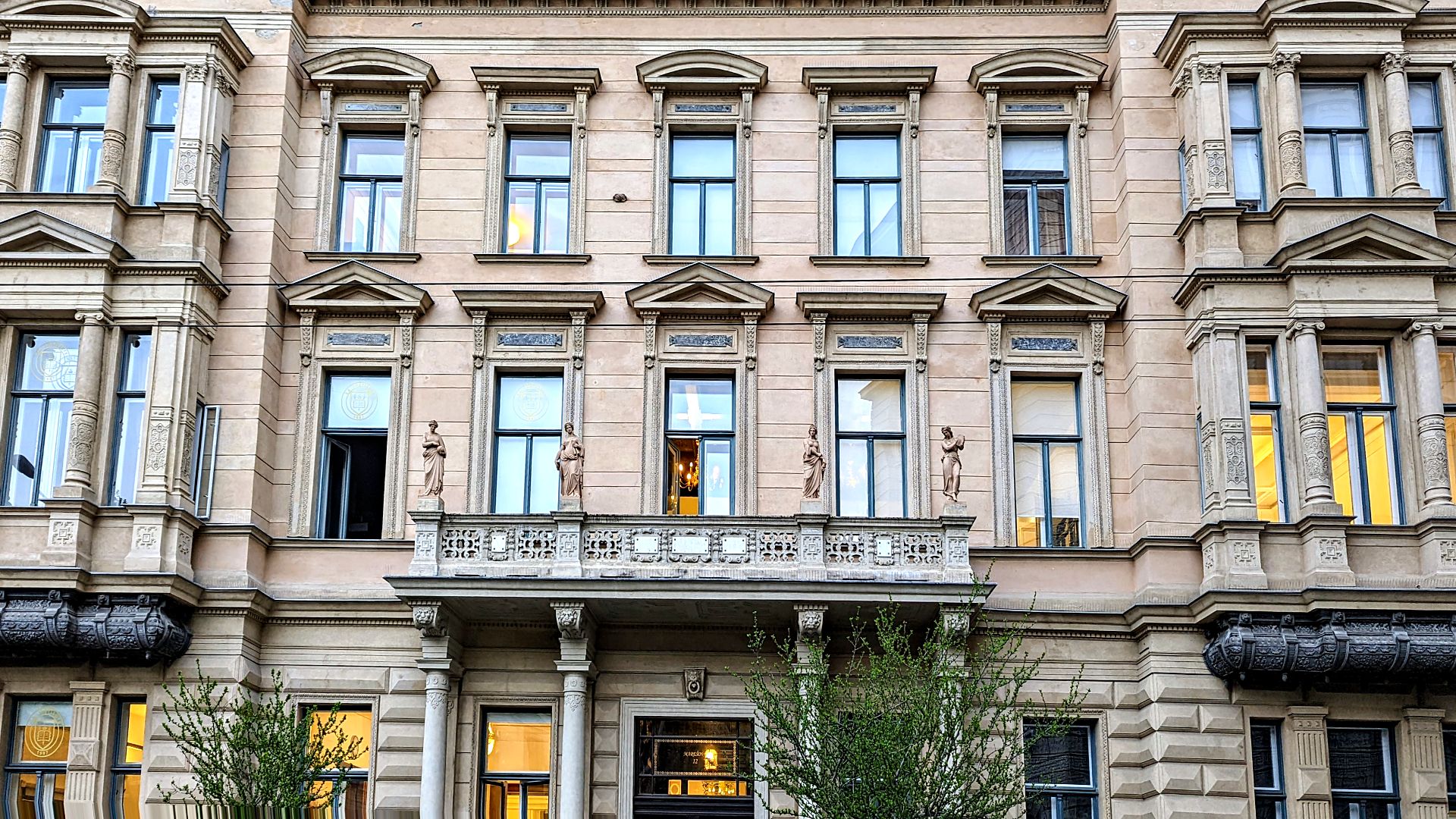 insolvence-dalphen-finance-prihlaska-pohledavky Insolvence Dalphen Finance, fasáda budovy advokátní kanceláře FABIAN & PARTNERS, přihláška pohledávky z dluhopisů Dalphen 12,0