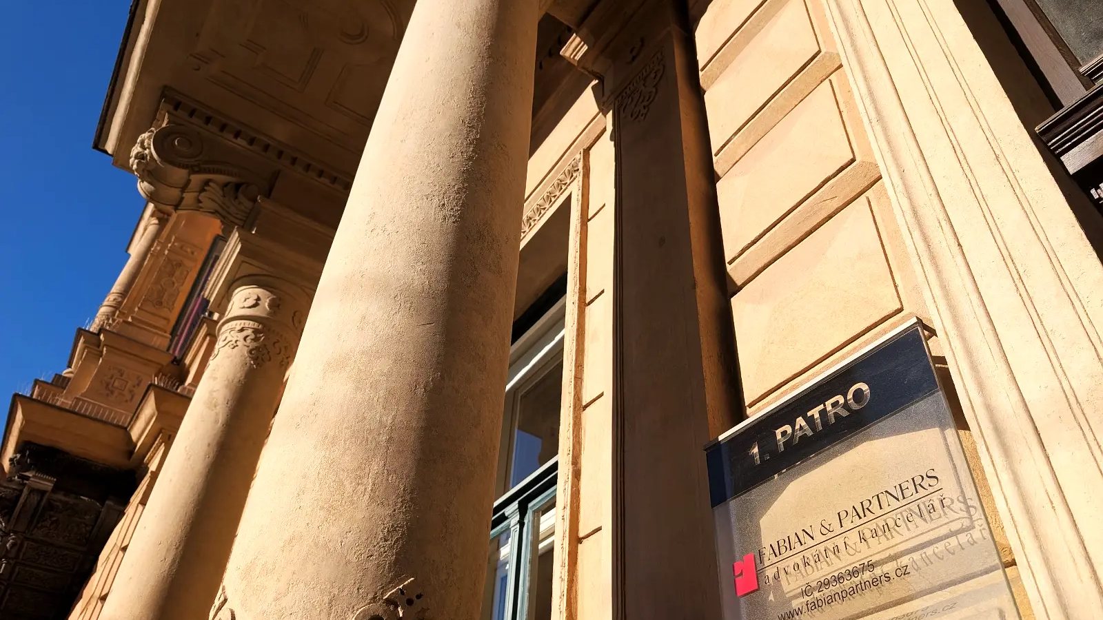 OAK Group dluhopisy a zápůjčky OAK Group dluhopisy a zápůjčky, zastoupení investorů advokátní kanceláří FABIAN & PARTNERS